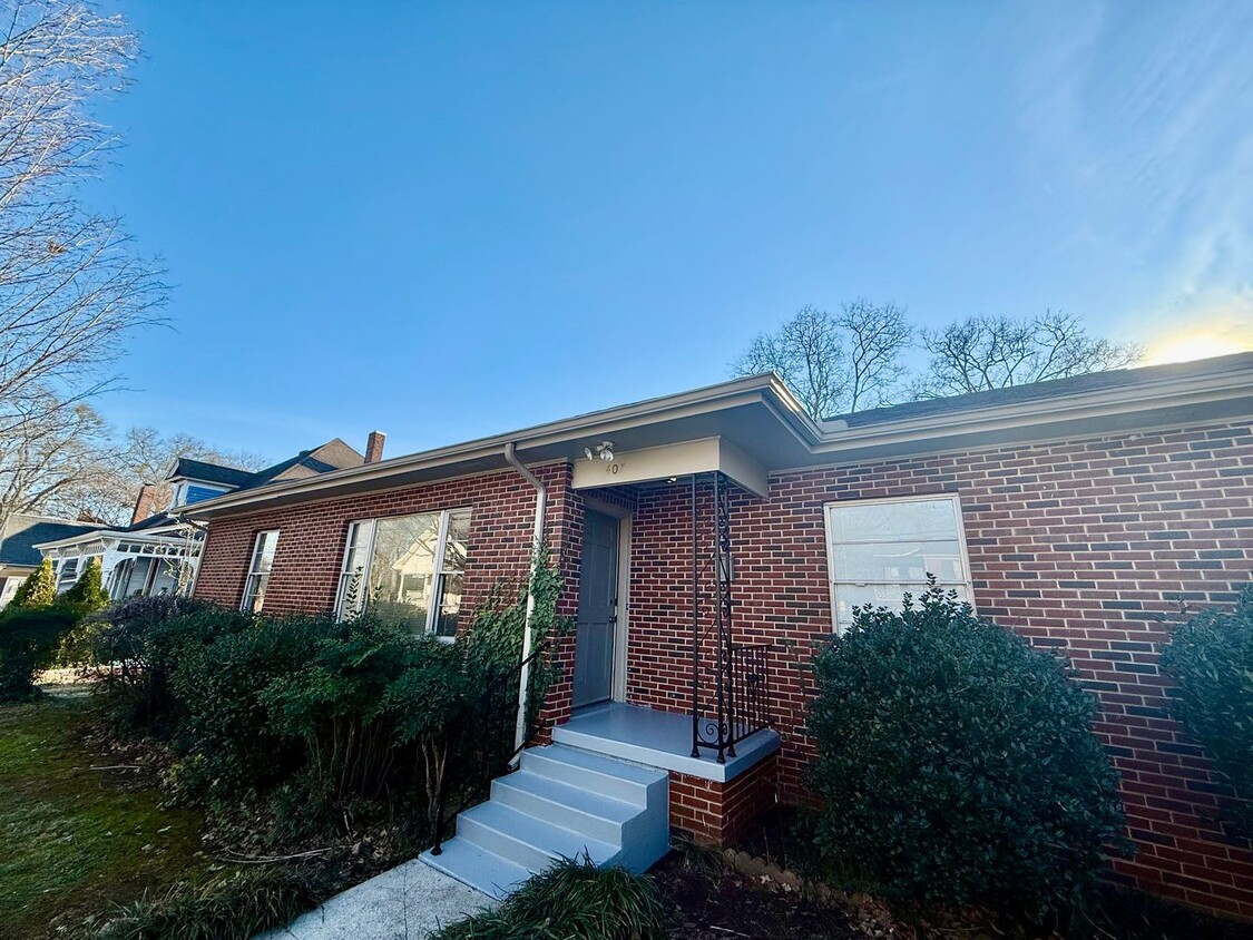 Foto principal - Charming 2-Bedroom Apartment in Decatur, A...