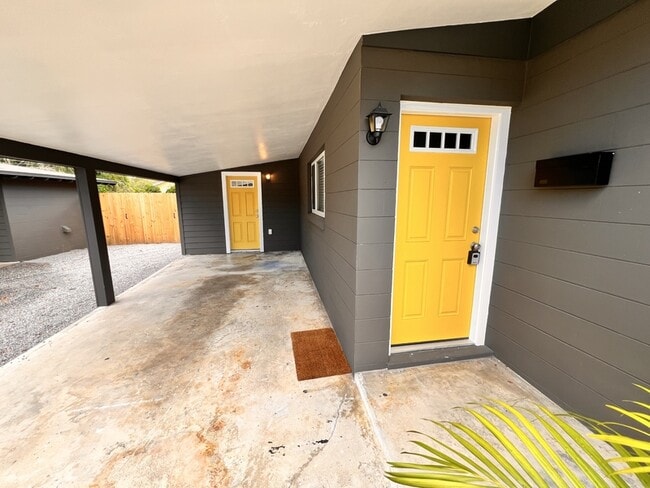 Foto del edificio - 2412 Formosa Ave