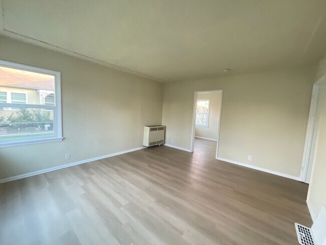 Foto del edificio - gardengrove11632-36
