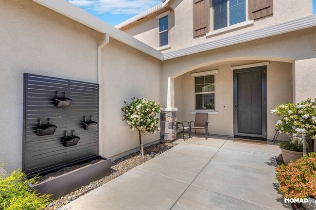 Building Photo - Spacious 4BR House in Rancho Cordova