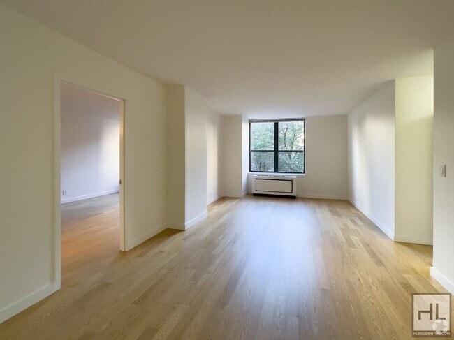 Building Photo - W 87th St