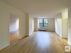 Building Photo - W 87th St