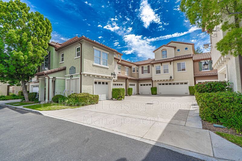 28252 Canterbury Ct, Valencia, CA 91355 Townhome Rentals in Valencia