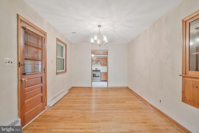 Building Photo - 709 Ellsworth Ave