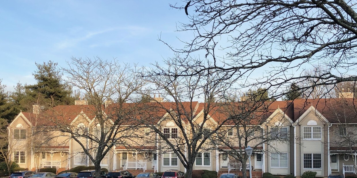 Comunidad - 128 Northampton Dr