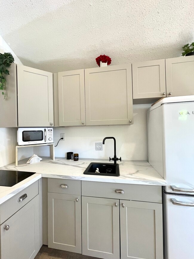 Building Photo - 116 Franklin Av