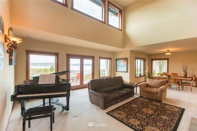 Building Photo - Ruston Duplex