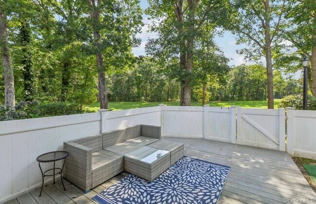 Building Photo - 598 Blue Ridge Dr
