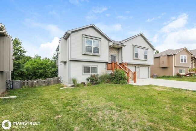 Building Photo - 1404 NE Jaclyn Dr, Grain Valley, MO 64029