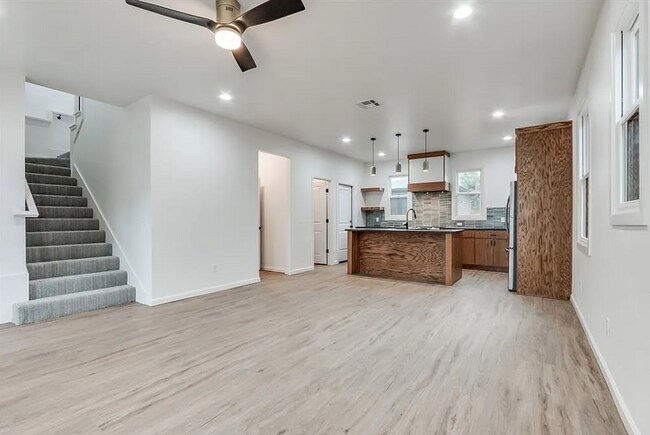 Foto del edificio - 611 NW 25th St