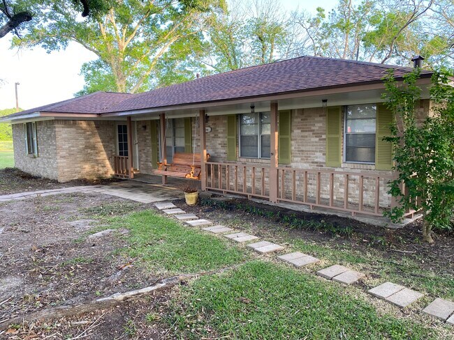 Building Photo - 4640 County Road 155