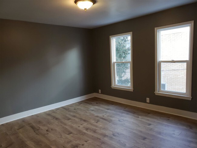 Foto del edificio - 2525 Grand St NE