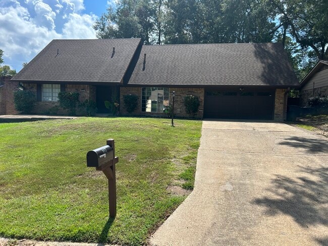 Building Photo - 867 Belden Dr