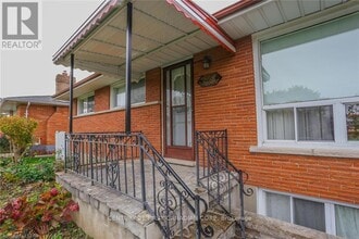 Building Photo - 268 Burlington Crescent
