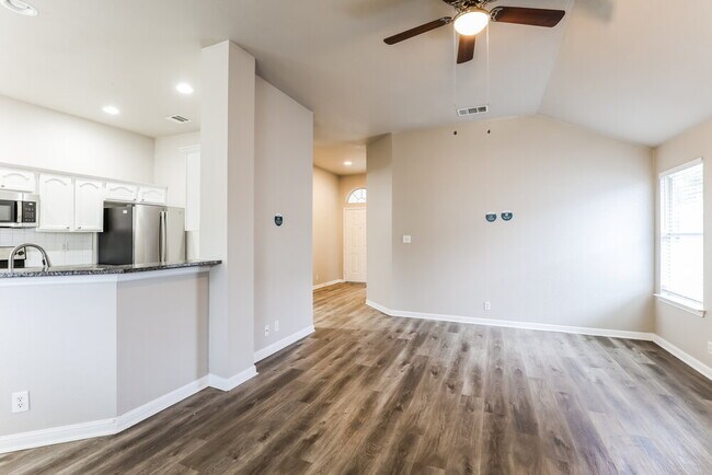 Building Photo - 4931 Dahlia Terrace