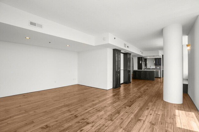 Foto del edificio - 533 NE Holladay St