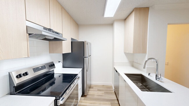 Interior Photo - Eight 80 Newport Beach