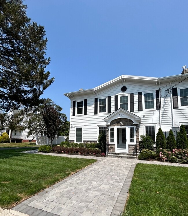 Building Photo - Fairfield Victorian at Patchogue Village