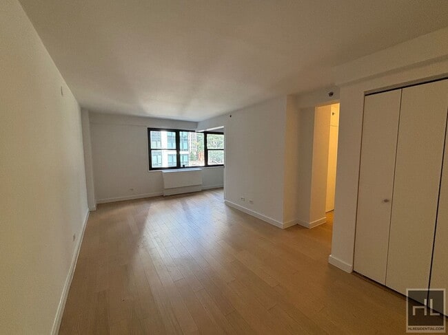 Building Photo - East 39th Street