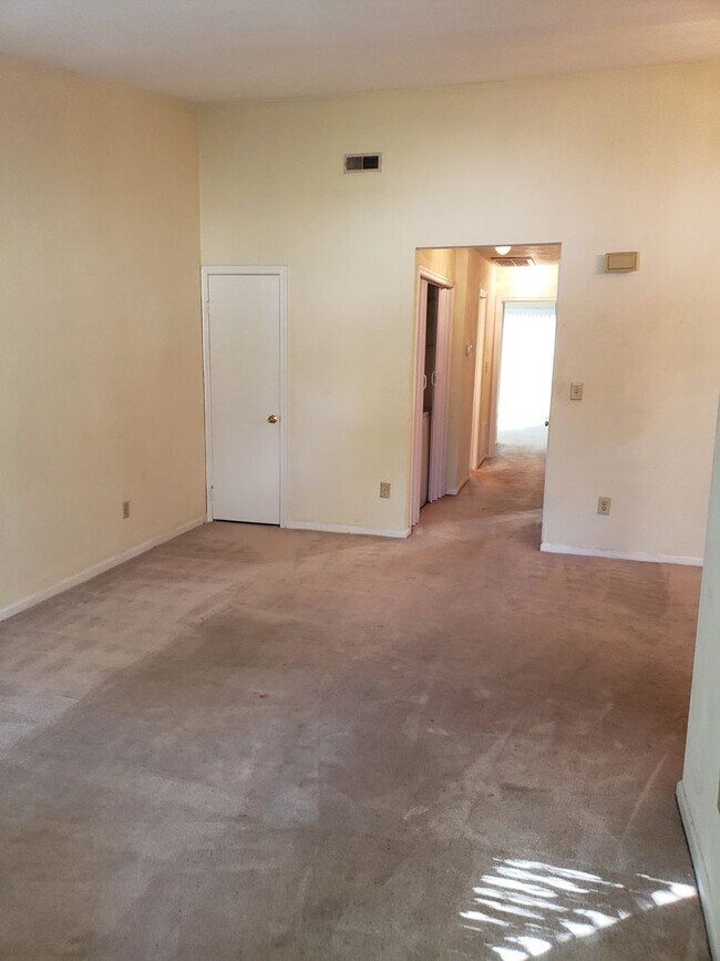 Foto del edificio - 5328 Tuttle Creek Ct