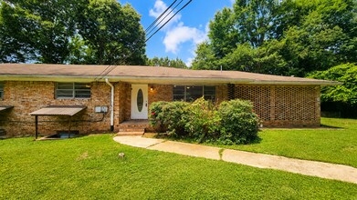Building Photo - 7479 Westlake Dr