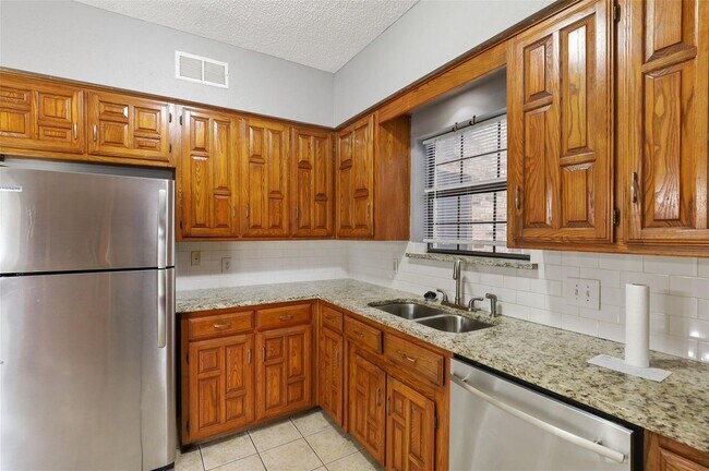 Foto del edificio - 8943 Camfield Way St