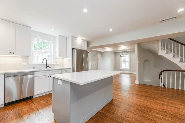 Foto del edificio - 52 Maple St