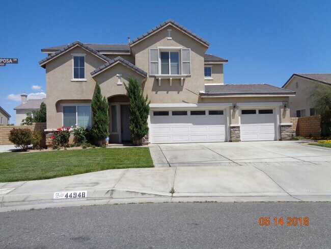 Building Photo - Beautiful West Lancaster 2 Story Offering 3209 sq. ft.