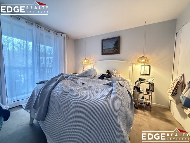 Building Photo - 140 Kenrick St