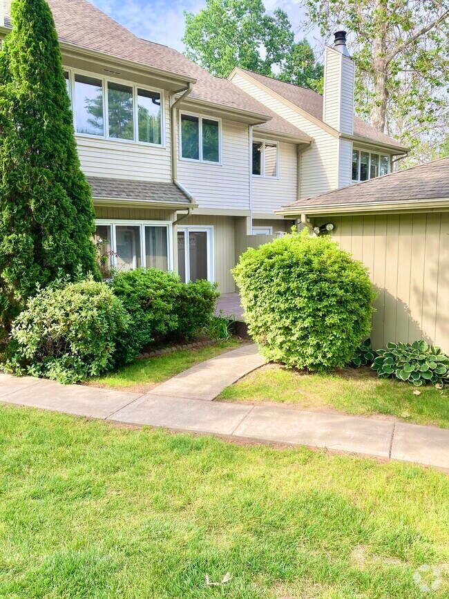 Waters Edge Apartments for Rent Suffield, CT 2 Rentals