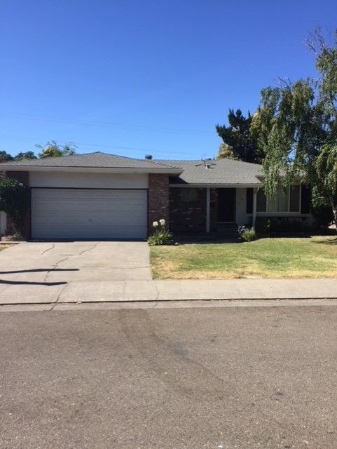 Primary Photo - 2618 Buttonwillow Avenue