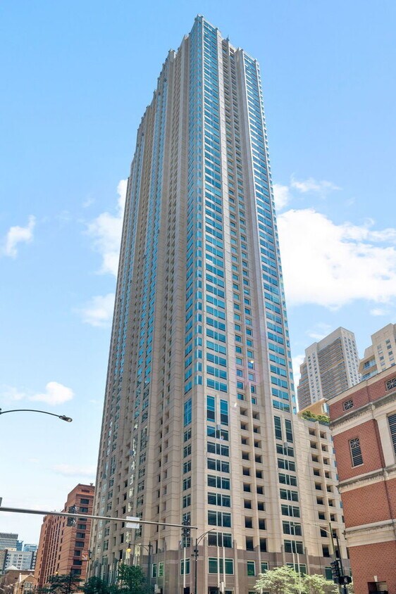Foto principal - 33 W Ontario St