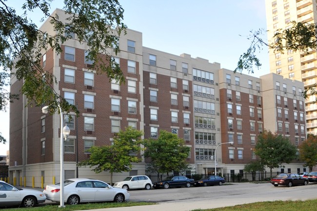 Foto principal - Senior Suites of South Shore