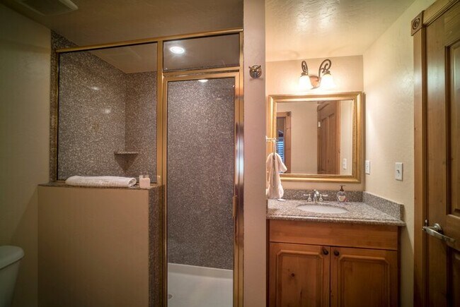 Foto del edificio - Villa 2031 1 Bed 1 Bath Full Kitchen