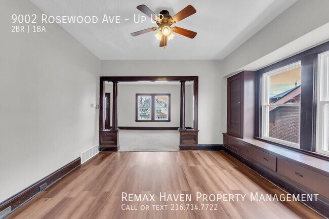 Foto del edificio - 9002 Rosewood Ave