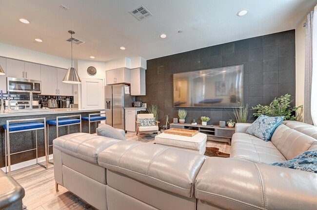 Building Photo - 10572 Acorn Pl