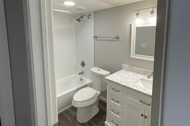 Foto del edificio - 6011 I-30 Frontage Rd