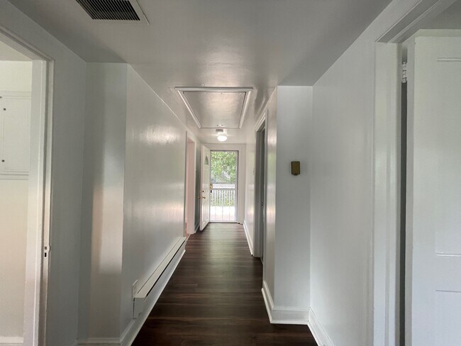 Foto del edificio - 720 W Brookhaven Rd