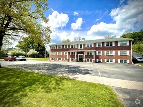 Building Photo - 105 E Sands St