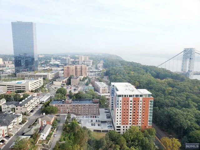 Building Photo - 100 Old Palisade Rd