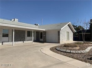 Building Photo - 9893 Woody Dr