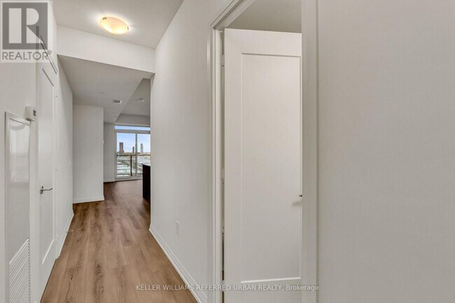 Photo du bâtiment - 8960 Jane St