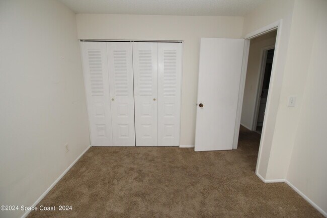 Building Photo - 1001 Abada Ct NE