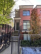 Building Photo - 828 Royal Ave
