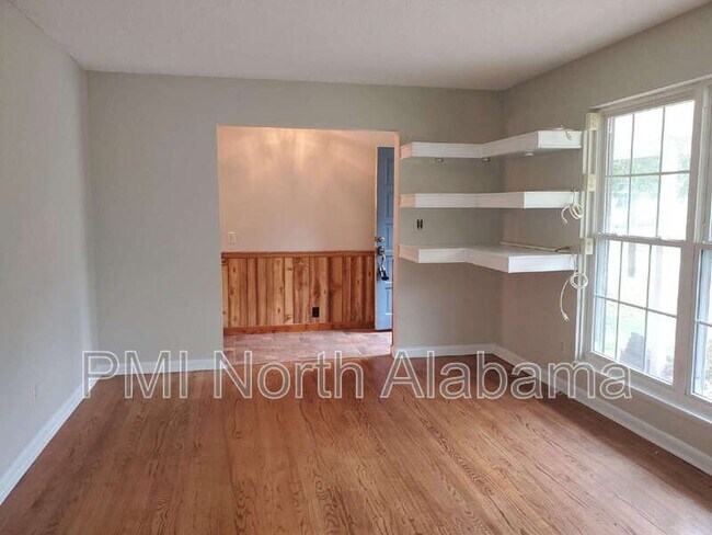 Foto del edificio - 3017 Deerfield Rd NW