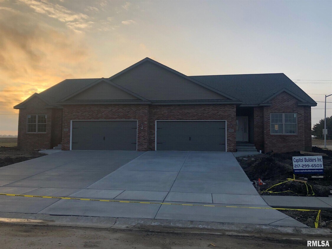 Primary Photo - 4511 Castle Pines Dr