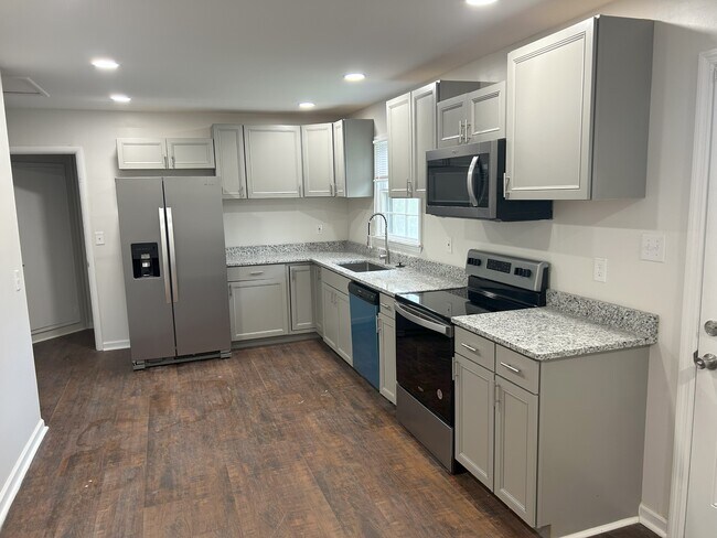 Foto del edificio - 2620 Thornhill Rd NW