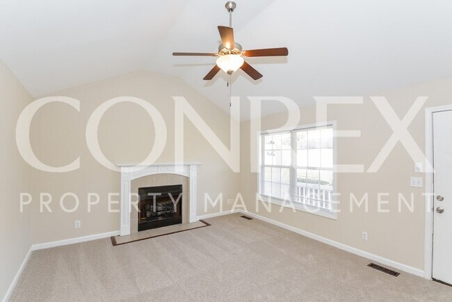 Foto del edificio - Great 3 Bedroom Ranch in Clarksville, TN!