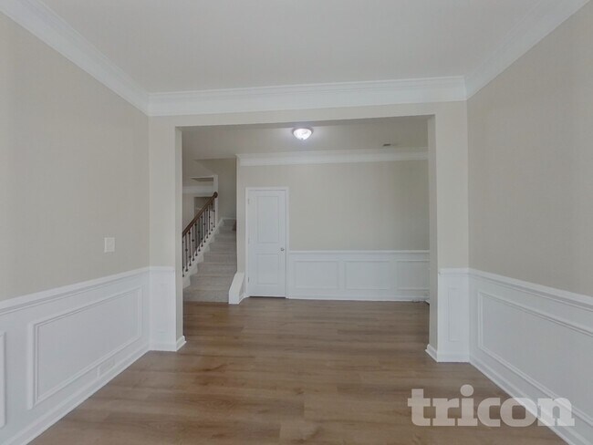 Foto del edificio - 3019 Burgess Dr