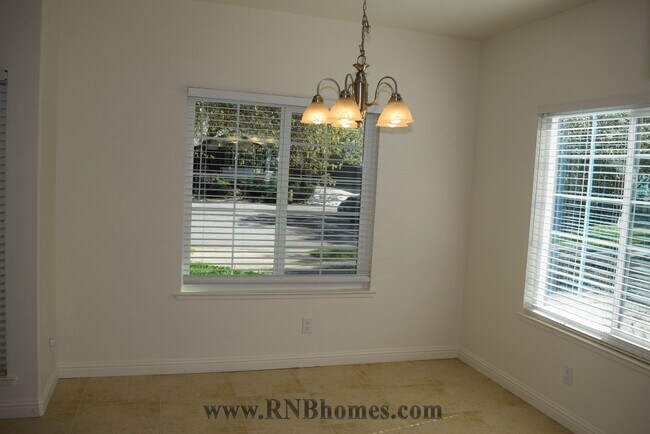 Foto del edificio - 3430 Rachel Ct